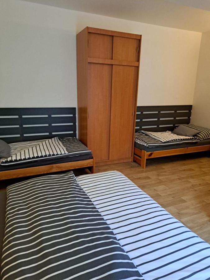 Penzion A Pizzerie Na Zalozne Kobylí 外观 照片