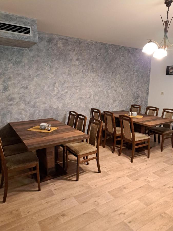 Penzion A Pizzerie Na Zalozne Kobylí 外观 照片